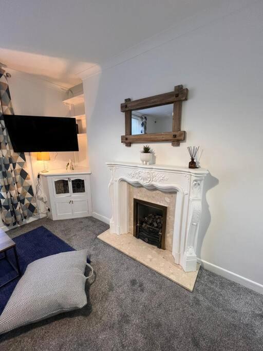 Bridge Place - Spacious Home With Plenty Of Beds! Merthyr Tydfil Exterior photo