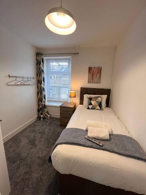 Bridge Place - Spacious Home With Plenty Of Beds! Merthyr Tydfil Exterior photo