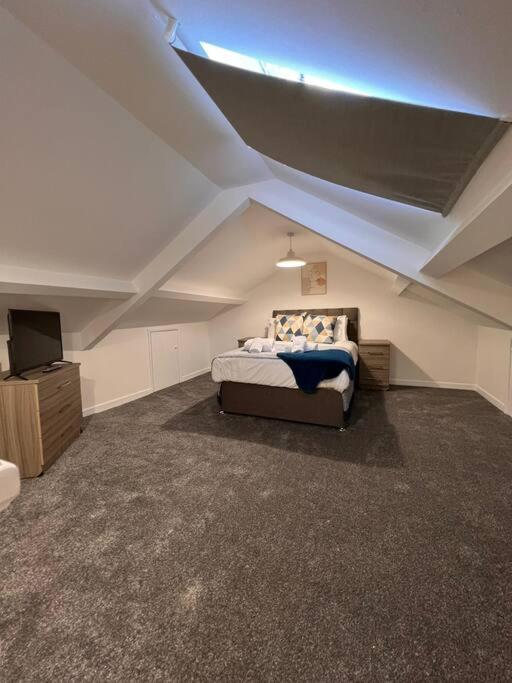 Bridge Place - Spacious Home With Plenty Of Beds! Merthyr Tydfil Exterior photo