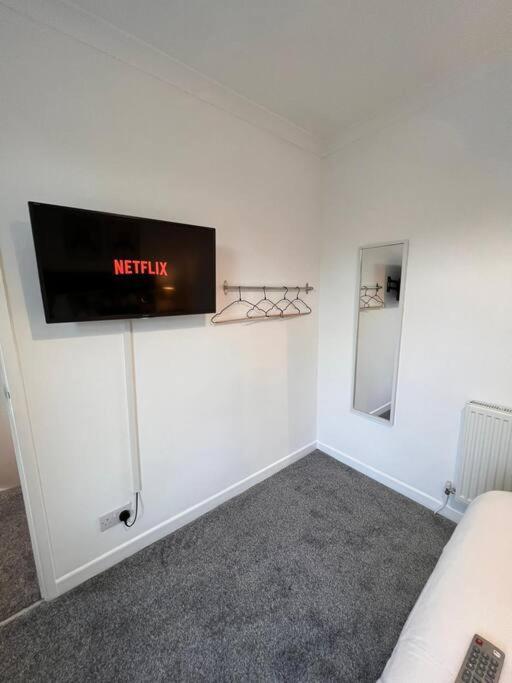 Bridge Place - Spacious Home With Plenty Of Beds! Merthyr Tydfil Exterior photo